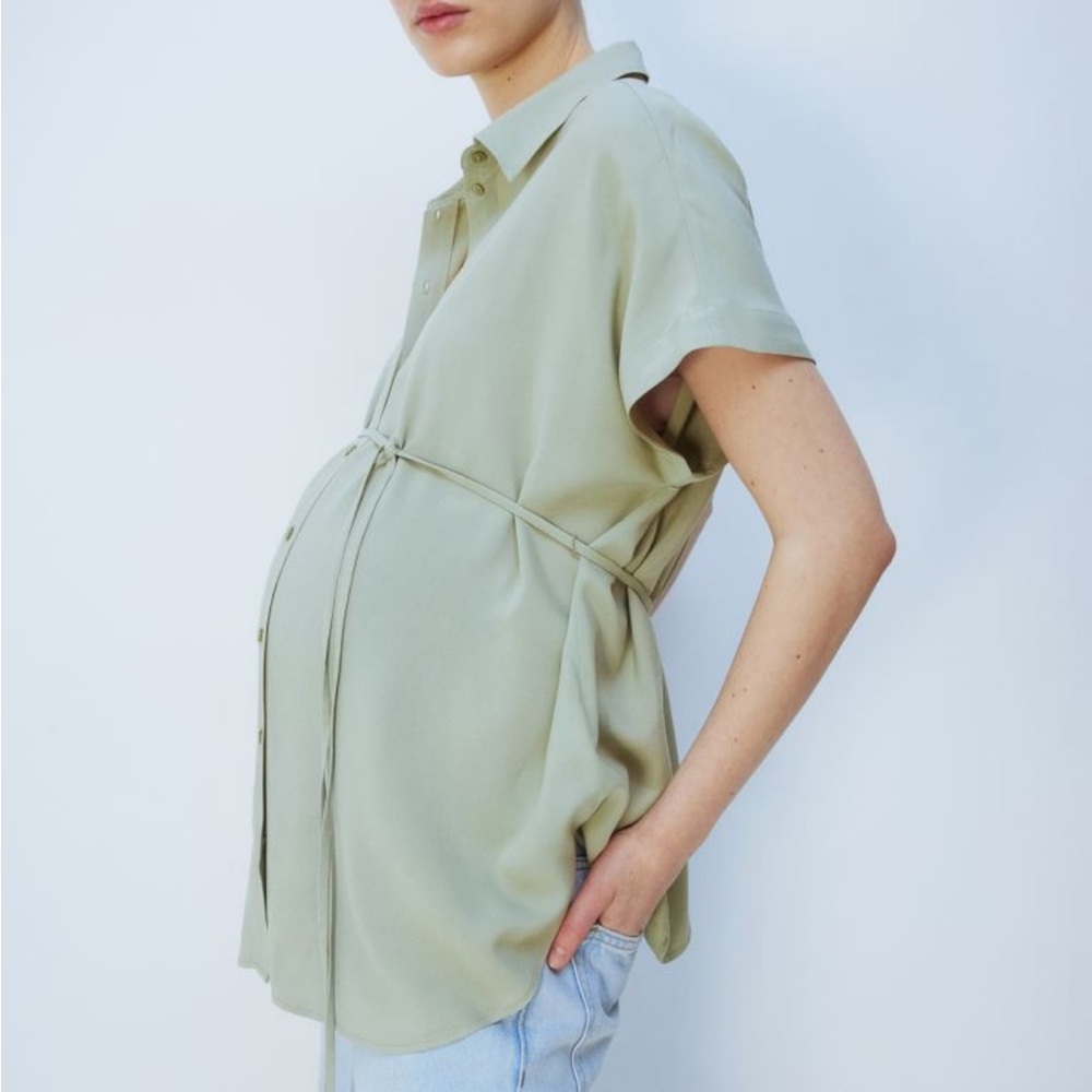 H&M Maternity Short Sleeve Button Up Blouse